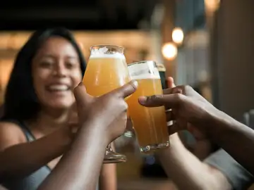 Aumento del consumo de alcohol en mujeres: un llamado urgente a la concienciación y la prevención Aumento del consumo de alcohol en mujeres: un llamado urgente a la concienciación y la prevención