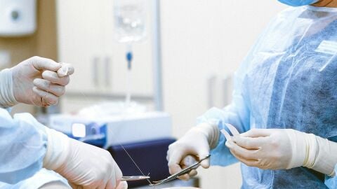 Realizan el primer autotrasplante de útero en España para proteger la fertilidad de una paciente con cáncer