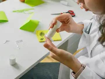 Un ingrediente del pegamento infantil podría ser eficaz contra el cáncer Un ingrediente del pegamento infantil podría ser eficaz contra el cáncer