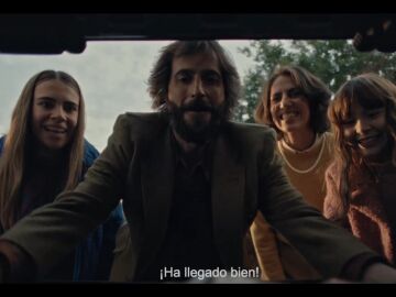  'Conduce siempre como si llevaras el plato principal de la comida de Navidad', la campaña de la DGT para estas navidades