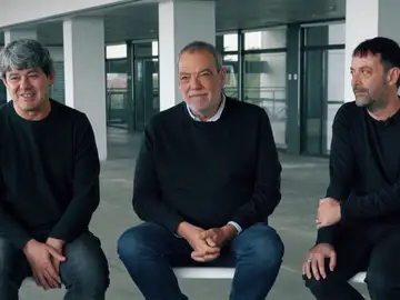 Jorge Díaz, Agustín Martínez y Antonio Mercero, bajo el pseudónimo Carmen Mola Jorge Díaz, Agustín Martínez y Antonio Mercero, bajo el pseudónimo Carmen Mola
