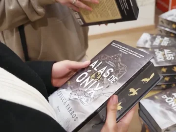 Rebecca Yarros Rebecca Yarros