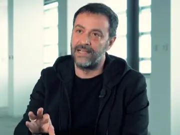 El escritor Agustín Fernández El escritor Agustín Fernández