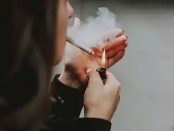 La AECC pide a Sanidad que apruebe ya la Ley antitabaco para proteger la salud de los jóvenes La AECC pide a Sanidad que apruebe ya la Ley antitabaco para proteger la salud de los jóvenes