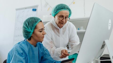 Comités tumorales: ¿Cómo deciden tratar cada cáncer de forma personalizada?