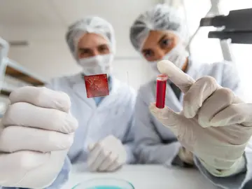 Un tratamiento experimental ofrece remisión completa al 67 % de los pacientes con leucemia mieloide aguda Un tratamiento experimental ofrece remisión completa al 67 % de los pacientes con leucemia mieloide aguda
