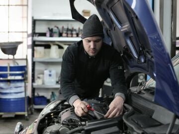 El 95 % de los españoles antepone el ahorro a la seguridad de su coche