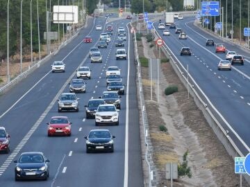 Una fila de vehículos en la carretera A3, el último día de la Operación ‘Retorno del verano’, a 28 de agosto de 2022, en Madrid