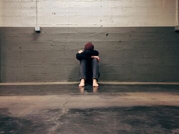 La prevención del suicidio debe empezar desde la infancia y la adolescencia, según los pediatras