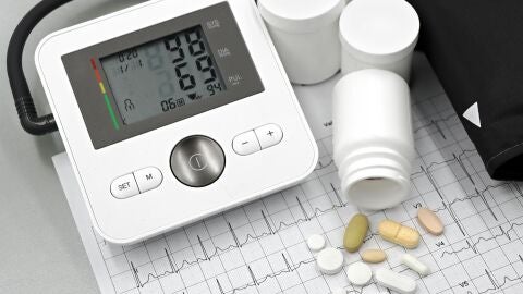 Máquina para tomar la tensión y medicación