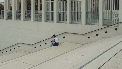 "En contra de lo que muchos piensan, la soledad no deseada está más presente en las grandes ciudades y entre los jóvenes"