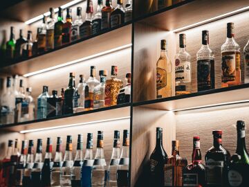 No importa cuánto bebas, el alcohol siempre puede generar adicción sin avisar No importa cuánto bebas, el alcohol siempre puede generar adicción sin avisar