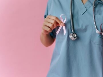 Descubren c&oacute;mo el c&aacute;ncer de mama logra extenderse al cerebro y abren la puerta a nuevos tratamientos