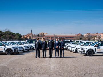 La Fundación Renault Group España dona 12 vehículos a la Policía para reforzar la formación en conducción segura La Fundación Renault Group España dona 12 vehículos a la Policía para reforzar la formación en conducción segura
