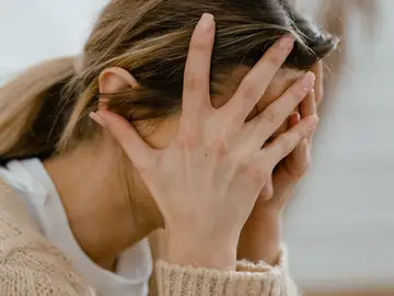 Problemas digestivos, palpitaciones o acné: cuando la salud mental se manifiesta en el cuerpo Problemas digestivos, palpitaciones o acné: cuando la salud mental se manifiesta en el cuerpo