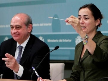 Jorge Fernández y María Seguí presentan la campaña de la DGT