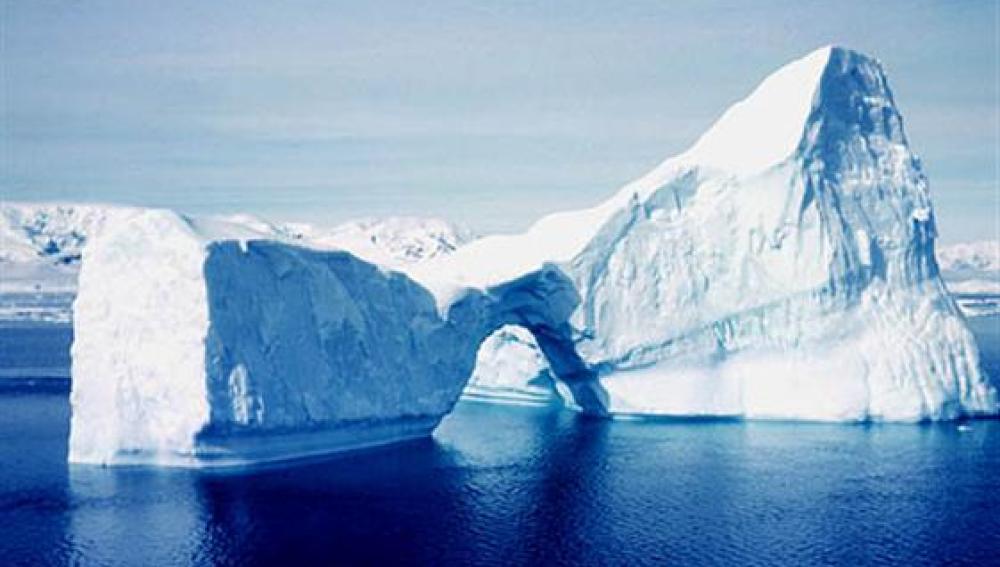 Reducción de la superficie de hielo del Ártico batió récords