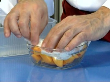 Un truco para evitar que la fruta se oxide en el tupper Un truco para evitar que la fruta se oxide en el tupper