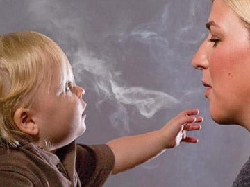 Los niños, los más vulnerables ante el humo del tabaco.