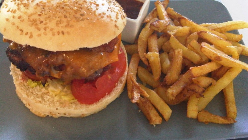 Hamburguesa con patatas fritas
