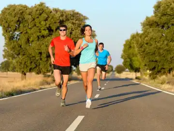Deportistas corriendo Deportistas corriendo