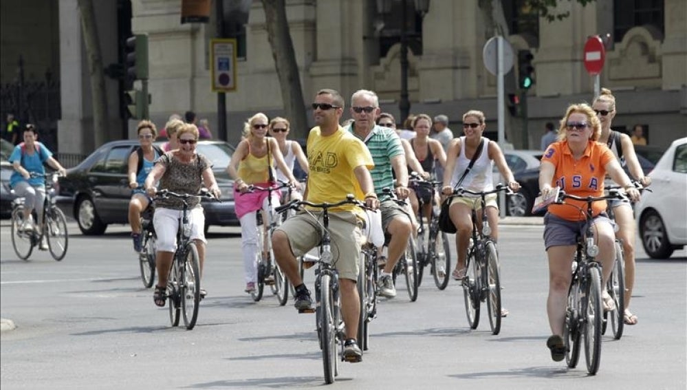 Ciclistas en ciudad