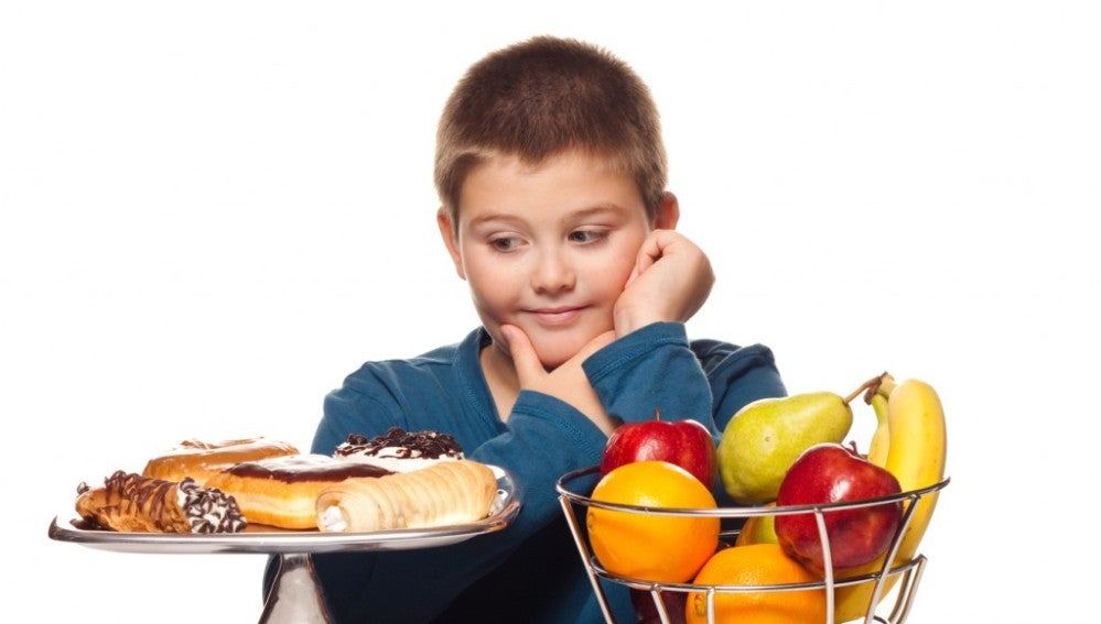 Una alimentación sana y reducir el ocio sedentario, claves contra la obesidad infantil