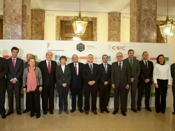 El CSIC y la Fundación General CSIC presentan la primera convocatoria de ayudas del programa ComFuturo El CSIC y la Fundación General CSIC presentan la primera convocatoria de ayudas del programa ComFuturo