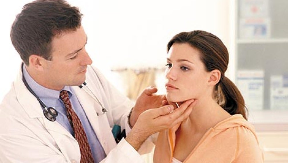 Las mujeres con cáncer de mama podrían tener más riesgo de padecer cáncer de tiroides