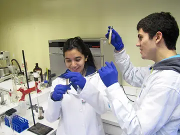 Jóvenes científicos se reúnen con 70 premios Nobel Jóvenes científicos se reúnen con 70 premios Nobel