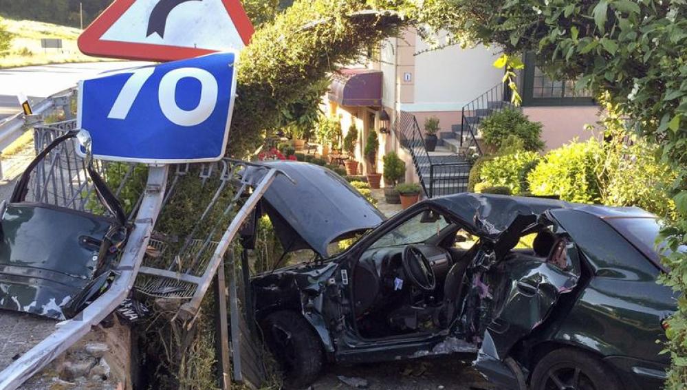 Accidente de tráfico en Vilamarín (Ourense)