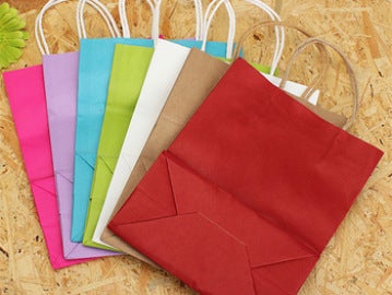 El 60% de los comercios españoles utilizan bolsas de papel El 60% de los comercios españoles utilizan bolsas de papel
