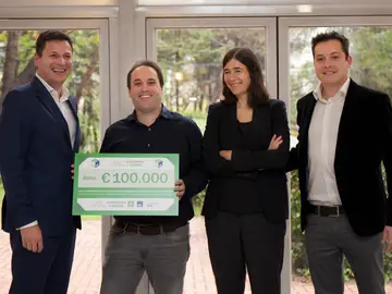 laSexta entrega a Héctor Peinado los 100.000 euros recaudados con Cada Paso Es VItal laSexta entrega a Héctor Peinado los 100.000 euros recaudados con Cada Paso Es VItal