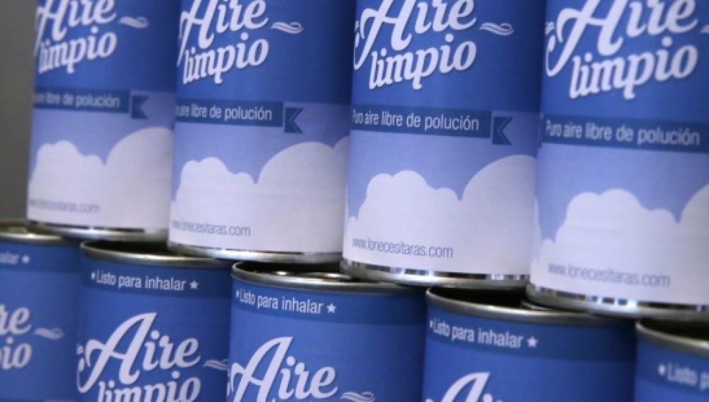 Se vende aire puro enlatado y botellas de agua por 5.000 euros