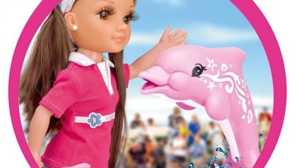 La muñeca Nancy se convierte en 'rescatadora de delfines'