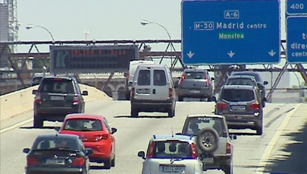 Tráfico en la entrada a Madrid por la A-6