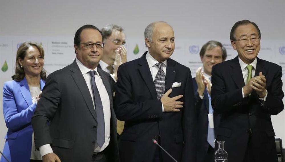 François Hollande, Laurent Fabius y Ban Ki-Moon en París