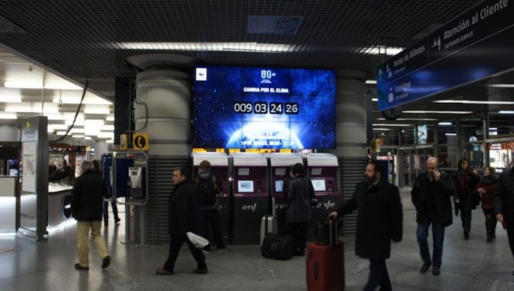 La Hora del Planeta también llega a las estaciones de tren más importantes de España 