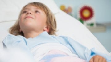 Imagen de un niño hospitalizado Imagen de un niño hospitalizado