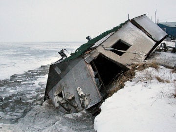 Un pueblo de Alaska se ve obligado a trasladar su ubicación como consecuencia del cambio climático 