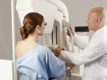 Mamografías a los 35 años: la propuesta de los ginecólogos españoles ante el aumento de casos