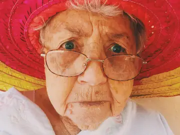 Mujer con gafas Mujer con gafas