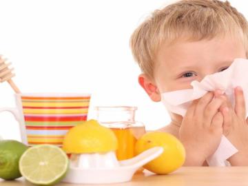Alimentos que alivian la tos de los niños, y otros que la aumentan