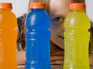 Los médicos advierten de un aumento del consumo de bebidas isotónicas en niños y adolescentes