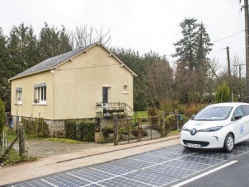 Francia inaugura el primer tramo de carretera solar del mundo Francia inaugura el primer tramo de carretera solar del mundo