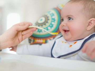 Los alimentos demasiado triturados pueden afectar a la autonomía del niño para comer Los alimentos demasiado triturados pueden afectar a la autonomía del niño para comer