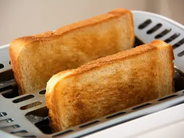 Las tostadas demasiado quemadas podrían provocar cáncer Las tostadas demasiado quemadas podrían provocar cáncer