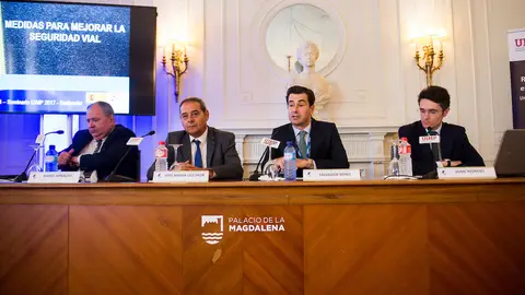 Una inversión de 730 millones de euros en carreteras convencionales evitaría más de 20 muertes al año Una inversión de 730 millones de euros en carreteras convencionales evitaría más de 20 muertes al año