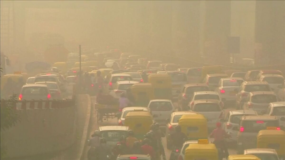 Nueva Delhi enfrenta severas restricciones por contaminación del aire