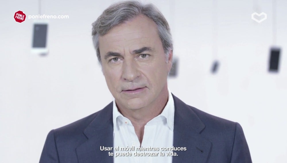Carlos Sainz: "Usar el móvil mientras conduces te puede destrozar la vida, ¿lo coges?" Carlos Sainz: "Usar el móvil mientras conduces te puede destrozar la vida, ¿lo coges?"